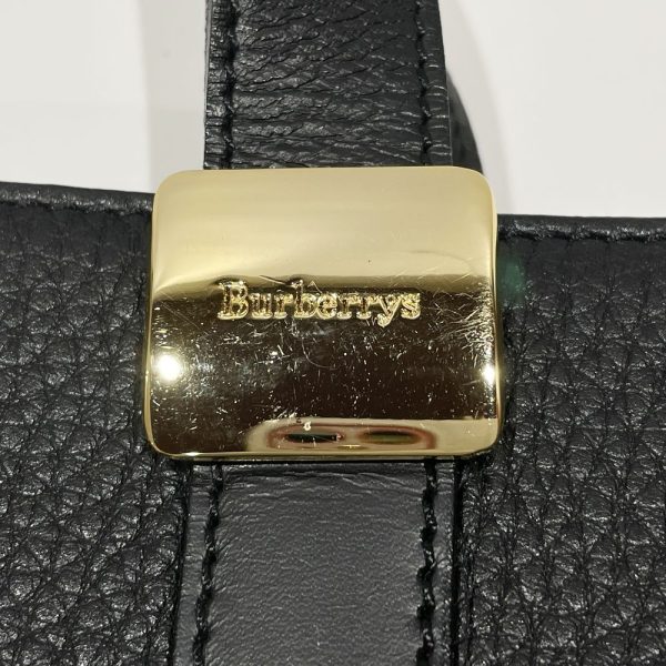 20460930 10 Burberrys Logo Plate Internal Check Handbag Black