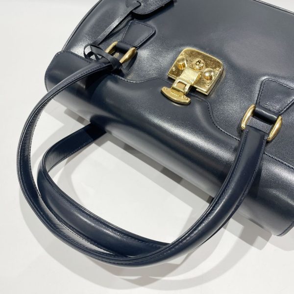 20460938 7 GUCCI Ladylock Handbag Navy