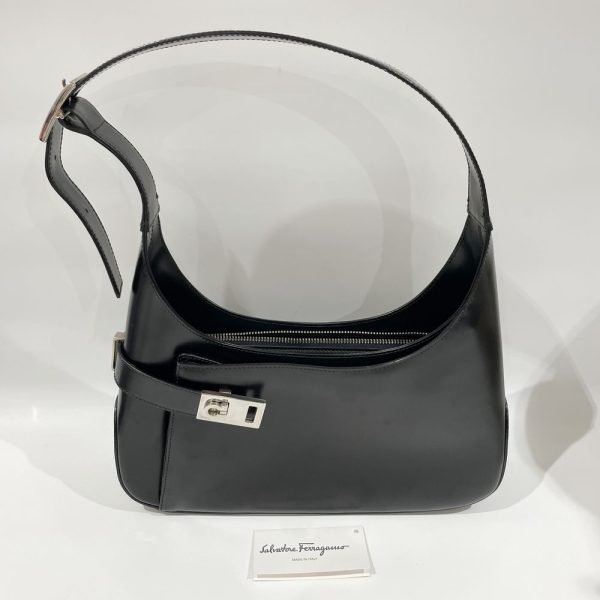 20462024 17 Salvatore Ferragamo Gancini Hobo One Shoulder Shoulder Bag Black