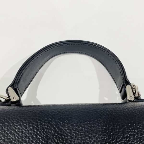 20470871 8 Burberrys Handbag Logo Plate Top Handle Bag Black