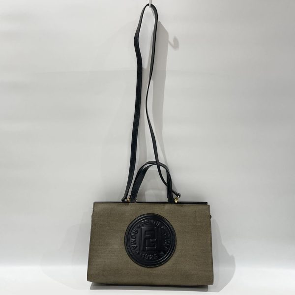 20472428 7 FENDI FF Logo Handbag