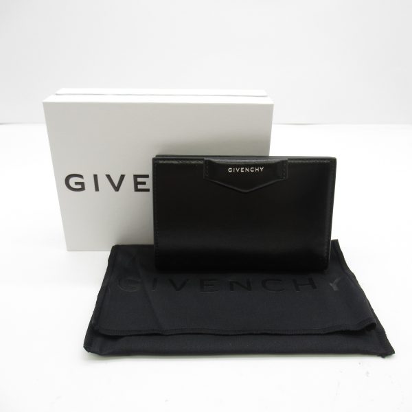 2101217528962 7 Givenchy Antigona G Bifold Wallet Wallet Calf Black