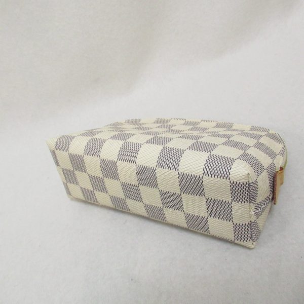 2101217834940 5 Louis Vuitton Pochette Cosmetic PM White