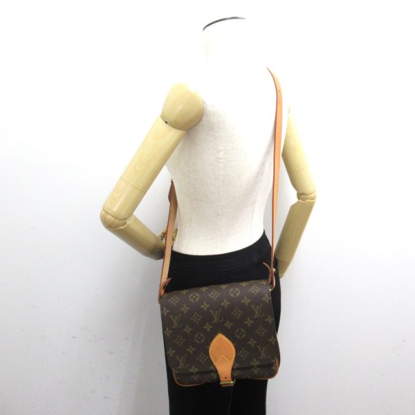 2101217884976 5 Louis Vuitton Cartesier 22 Shoulder Bag Brown