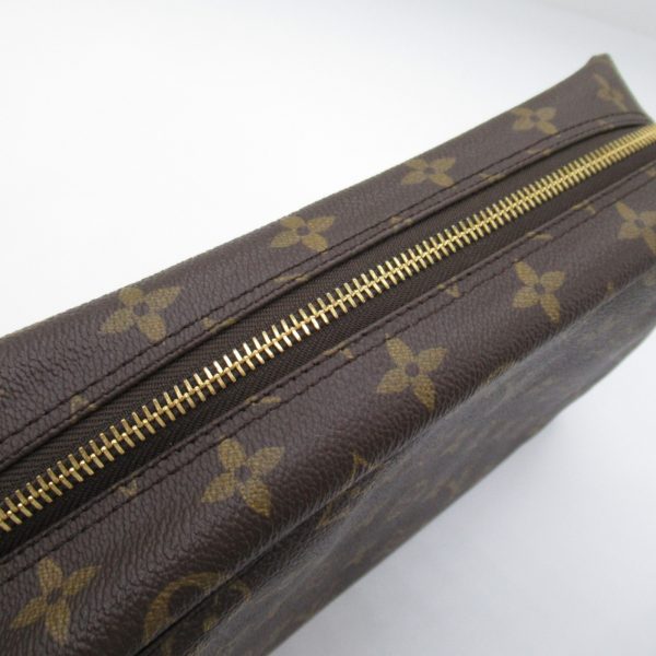 2101217988926 30 Louis Vuitton Truth Toilette 28 Clutch Bag Brown