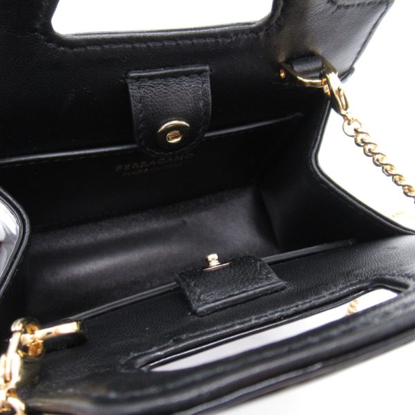 2101218006582 2 Salvatore Ferragamo Chain Shoulder Bag in Leather Black Series