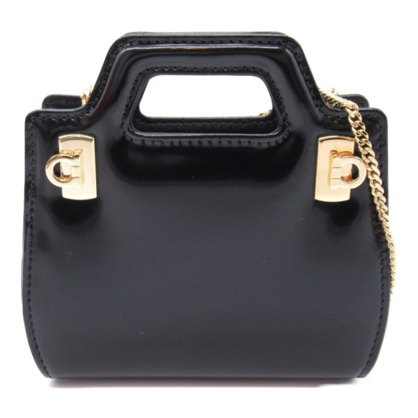 2101218006582 3 Salvatore Ferragamo Chain Shoulder Bag in Leather Black Series