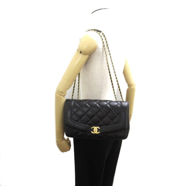 2101218018202 6 Chanel Matelasse Diana Chain Shoulder Bag Black