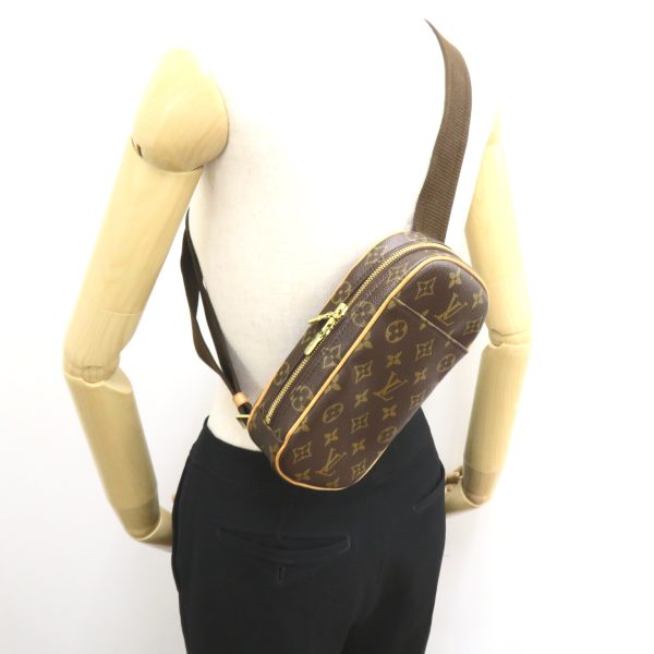 2101218019216 6 Louis Vuitton Pochette Ganju Waist Bag Brown