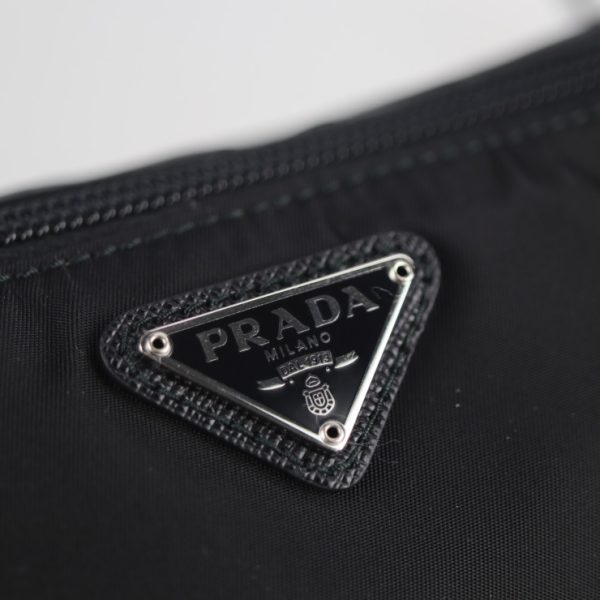 2102063002043 7 Prada Nylon Makeup Pouch Nero