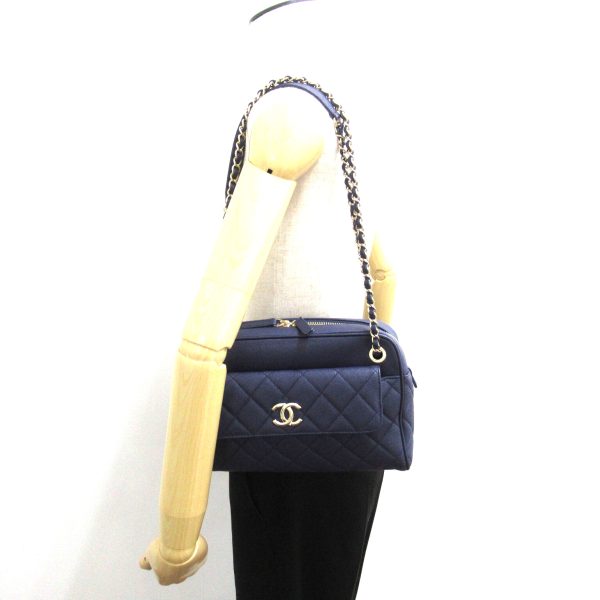 2106800541878 5 Chanel Camera Shoulder Bag Caviar Skin Navy