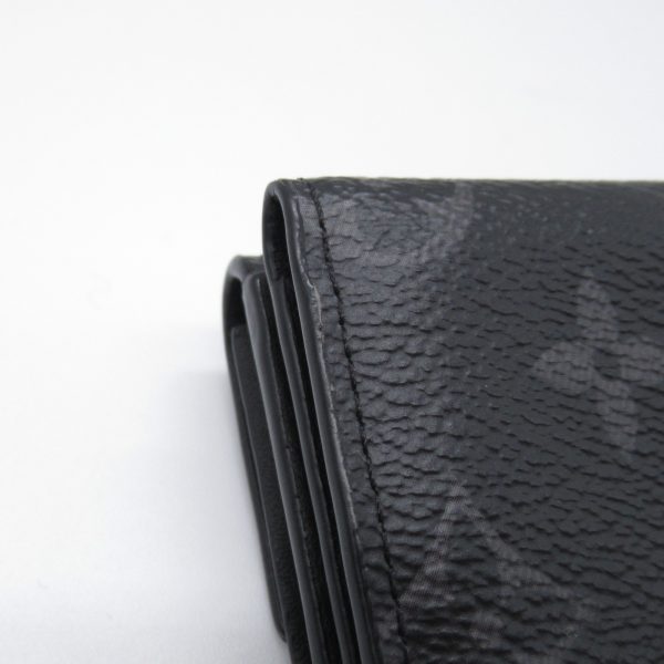 2119900004693 6 Louis Vuitton Discovery Trifold Wallet Black