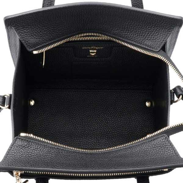 21f47800010010 5 Ferragamo Amy Tote Bag Black