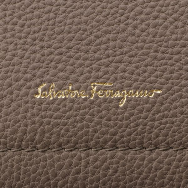 21f47800010482 4 Ferragamo Amy Tote Bag Gray Beige