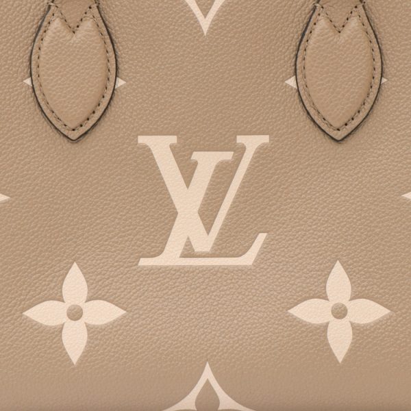 22 2900 09 Louis Vuitton On The Go PM Shoulder Bag Beige