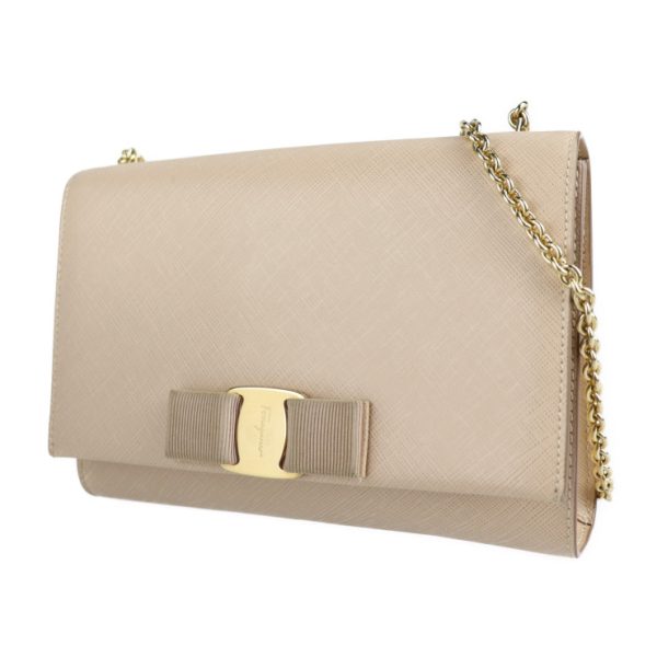 2207023007097 2 Salvatore Ferragamo Vara Leather Shoulder Bag Beige