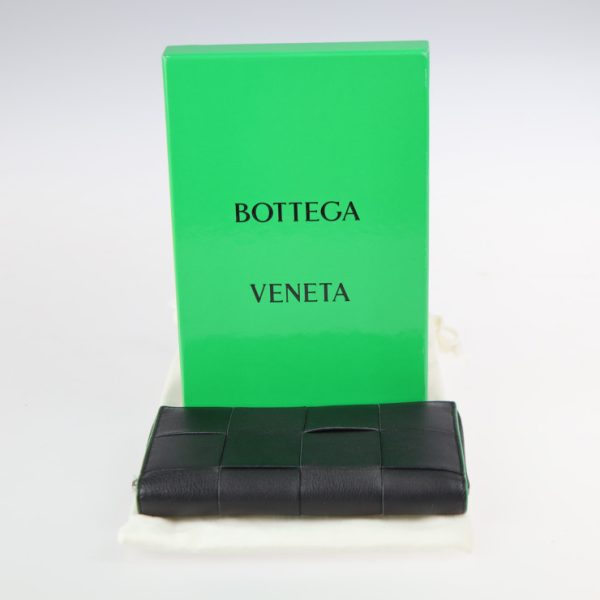 2229123007271 9 Bottega Veneta Cassette Round Zip Maxi Intrecciato Long Wallet Lambskin Calf Black Green