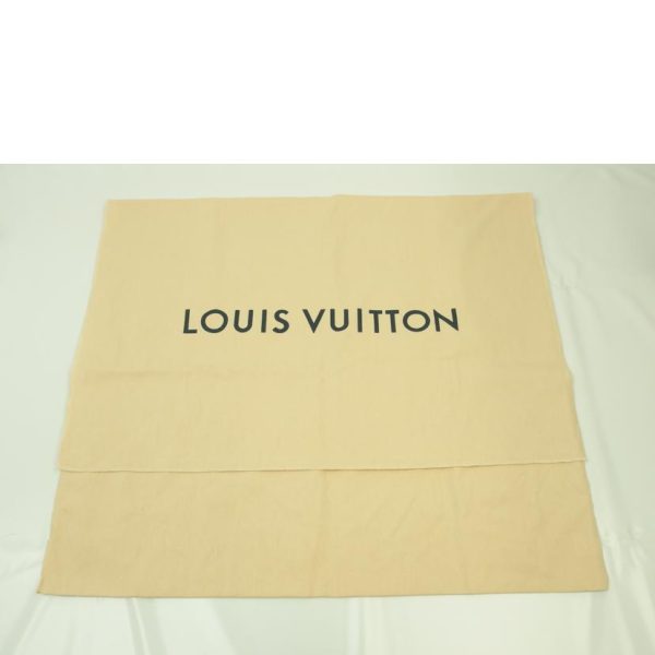 22391 6 Louis Vuitton Lock Me Cover Vagne Black