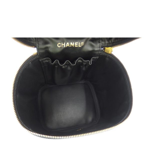 22658 5 Chanel Vanity Bag Caviar Skin