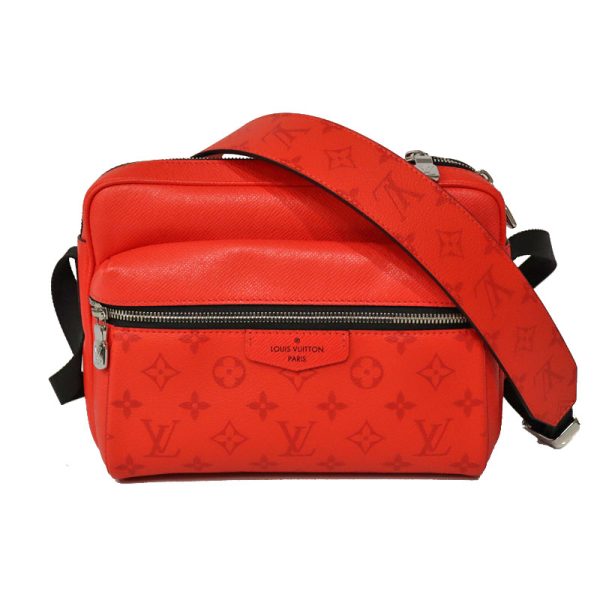 23 3340 1 Louis Vuitton Outdoor Messenger Shoulder Red Rouge