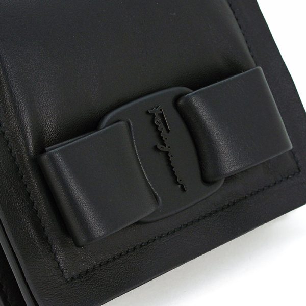 230204 wa10 4 7 Ferragamo Bifold Wallet Leather Black