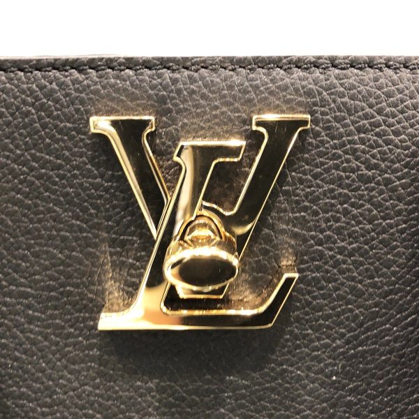 23034148 09 Louis Vuitton Lock Go Taurillon Shoulder Black