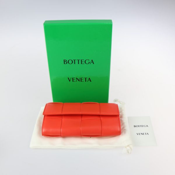 2304023008028 10 Bottega Veneta Maxi Intrecciato Bifold Wallet Lambskin Calf Leather Red