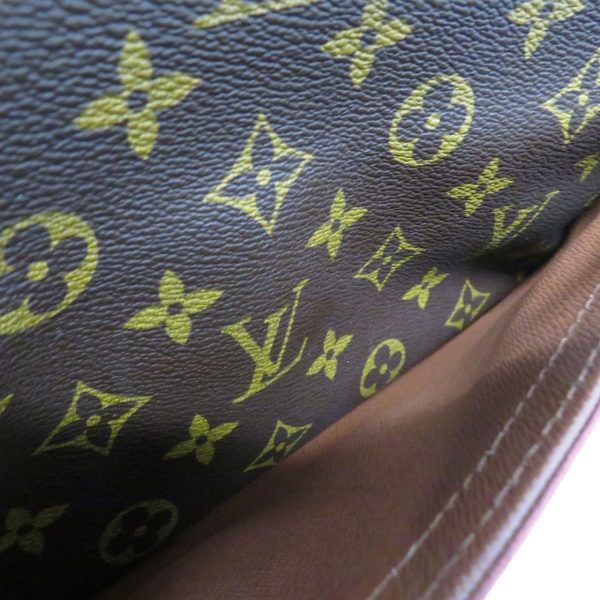 23068459 Louis Vuitton Trocadero 27 Monogram Brown