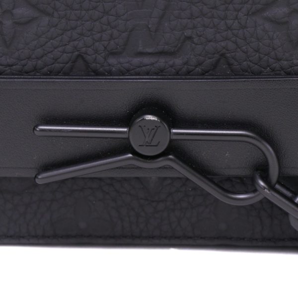 24 0730 07 Louis Vuitton Steamer Messenger Shoulder Bag Black