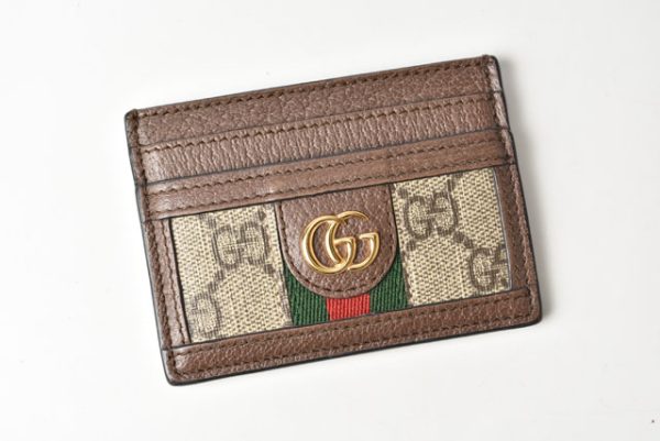 24020102 g 2 GUCCI Wallet GG Signature Leather Beige