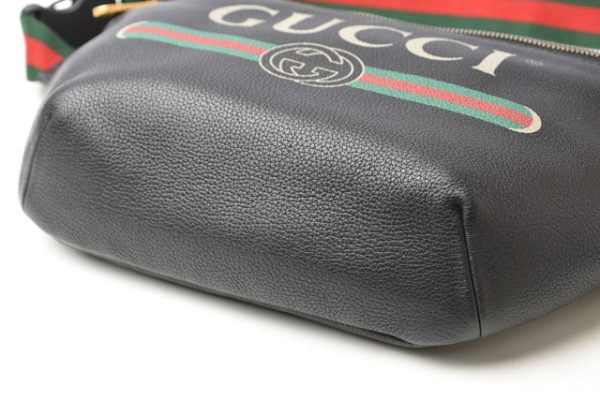 2405b02 g 9 Gucci Vintage Logo Leather Waist Pouch Body Bag Black