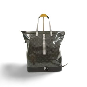 24100214 01 Louis Vuitton On the Go MM Tote Bag Empreinte