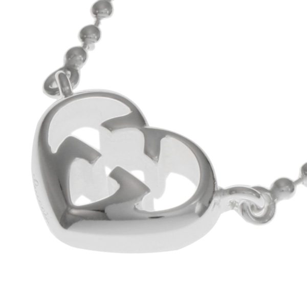 246486 j8400 8106 03 Gucci Interlocking G Heart Necklace Silver