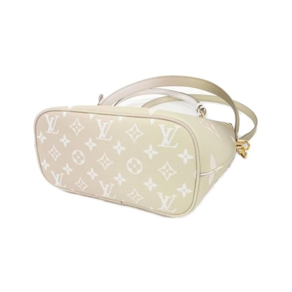 2600066982968 2 b Louis Vuitton Marshmallow PM Shoulder Bag