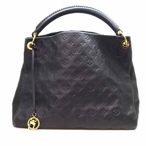 2627 1 Chanel Matelasse Leather Caviar Skin Chain Shoulder Bag