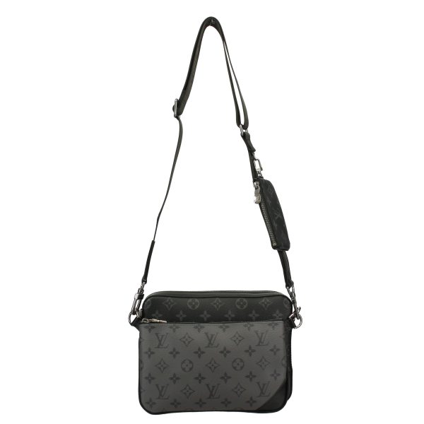 2700001858584 7 Louis Vuitton Trio Messenger Black