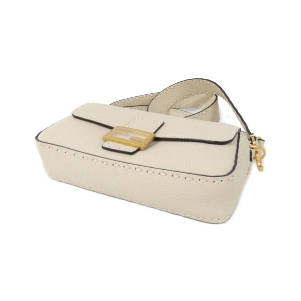 2700038953504 3 b Fendi Baguette Shoulder Bag Creme