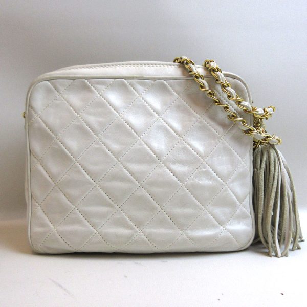 3 cha221105 1ta 01 Chanel Matelasse Fringe Tassel Chain Shoulder Bag White