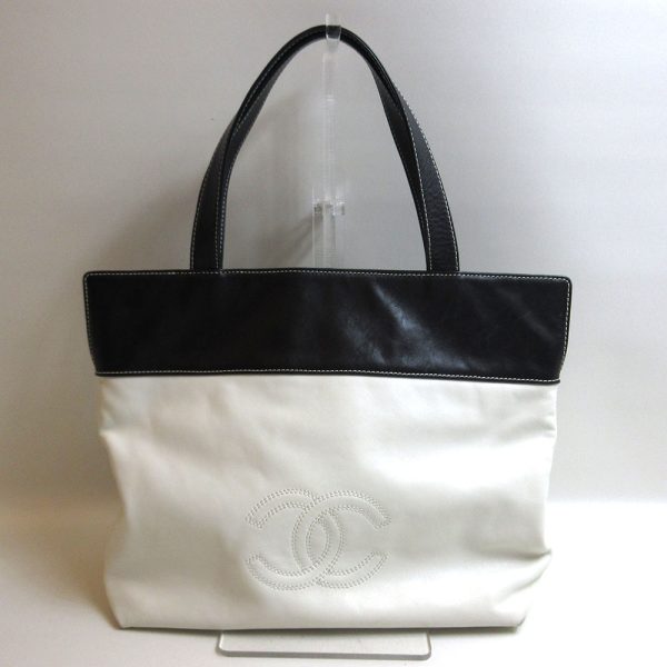 3 cha230427 2u Chanel Rokkomichi Leather Tote Bag White