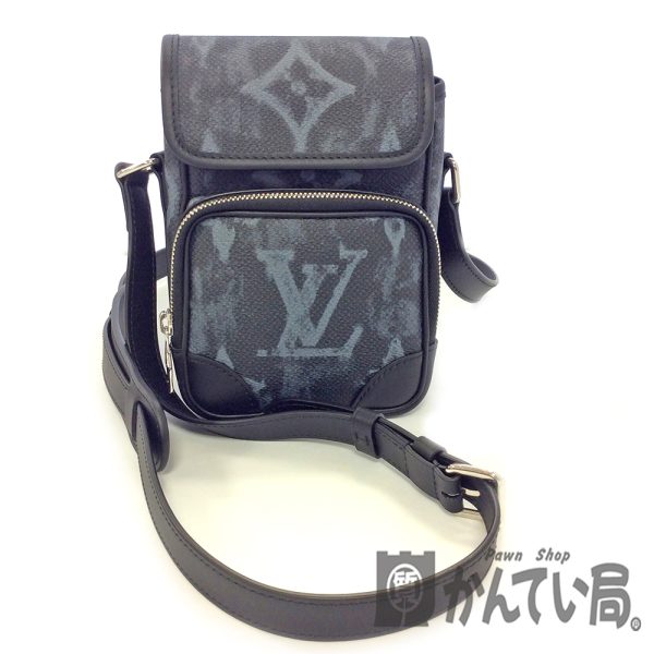 31004279315 124 01u Louis Vuitton Amazon Monogram Pastel Crossbody Shoulder Bag Noir