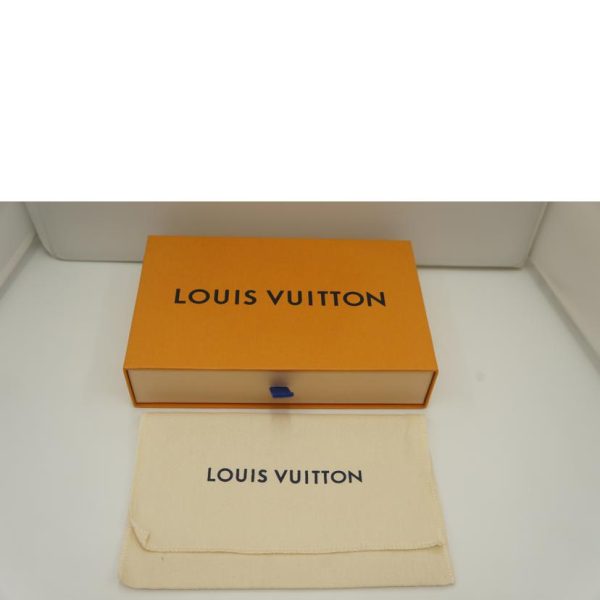 32930 8 Louis Vuitton Wallet Portefeuil Capucines Compact Black