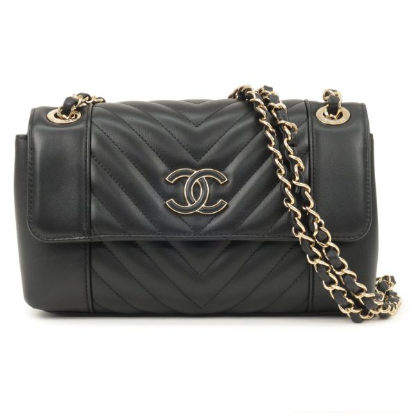 36762 4 1 Chanel Matelasse Chevron Lambskin Shoulder Bag Black