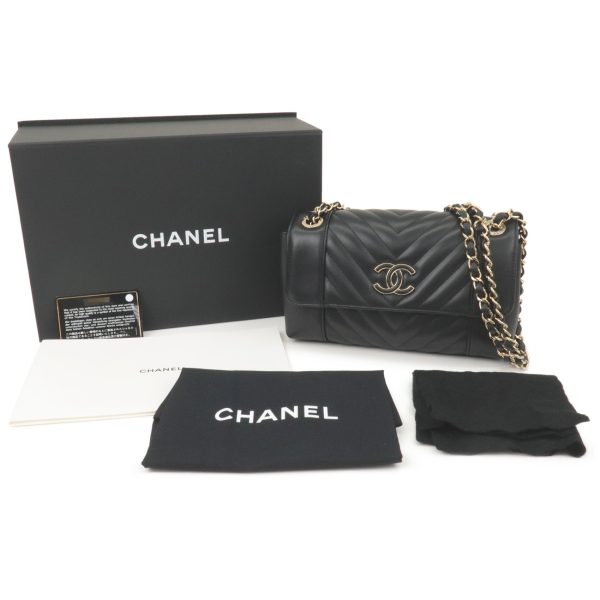 36762 4 10 Chanel Matelasse Chevron Lambskin Shoulder Bag Black