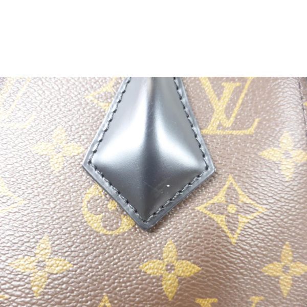 36869 7 Louis Vuitton Phoenix MM Monogram