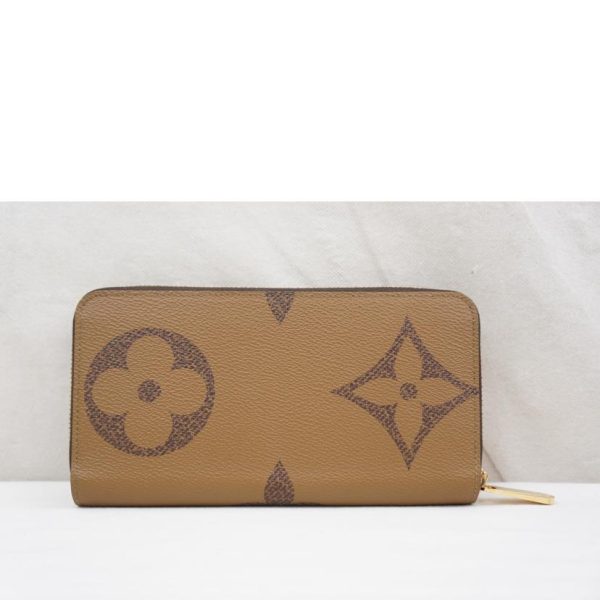 38692 2 Louis Vuitton Zippy Wallet Monogram Giant