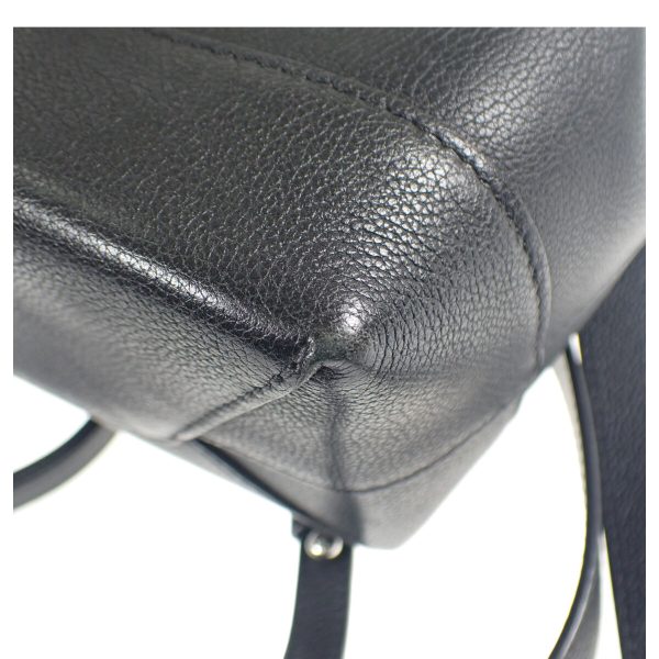 439269 10 Louis Vuitton Lock Me Backpack Rucksack Noir