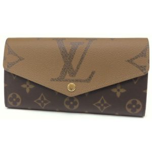 48574 1 Louis Vuitton Mahina XS Shoulder Bag Noir