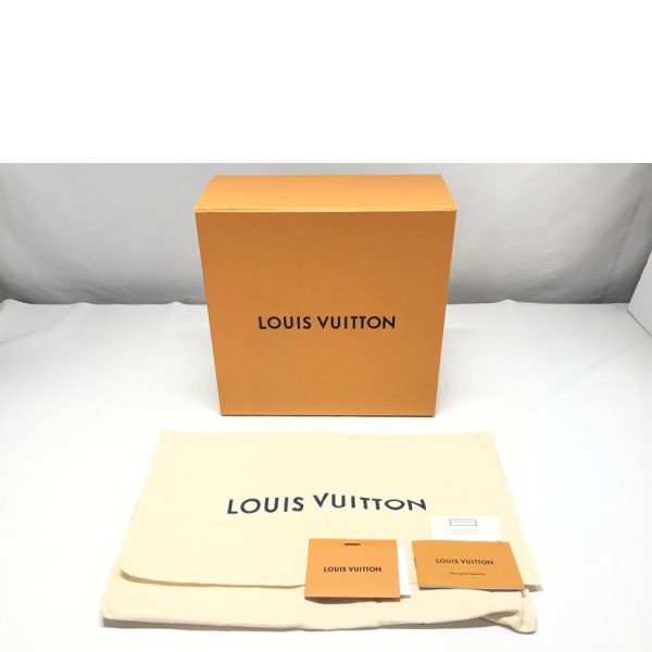 49402 8 Louis Vuitton Saintonge Empreinte Handbag White