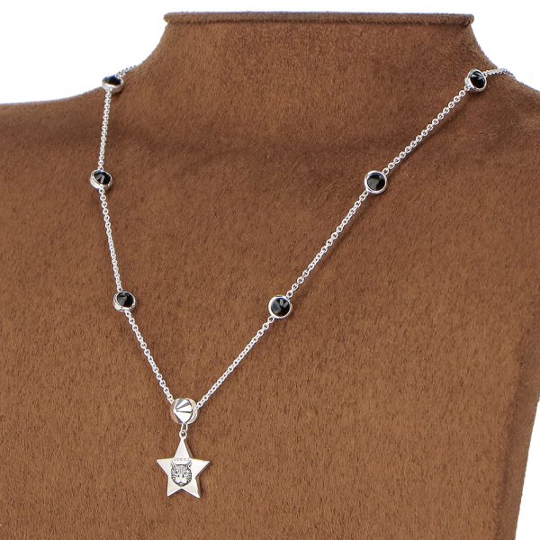 502186 i8cn0 8127 02 Gucci Blind For Love Cat Star Necklace Silver