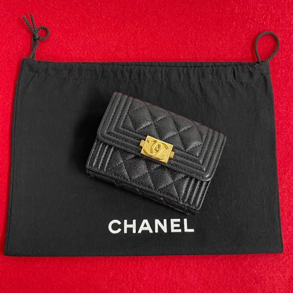 5sbl a2817239 1 Chanel Boy Matelasse Caviar Skin Leather Trifold Wallet Black